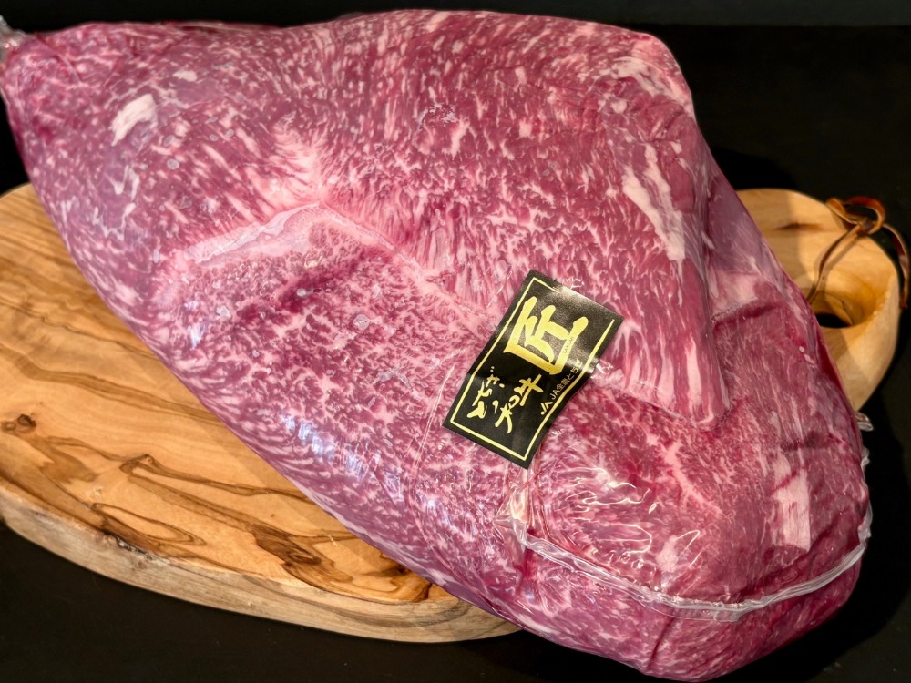 【新商品】【新商品】【現物】A5黒毛和牛肩三角/チルド　とちぎ和牛匠/グリムキ