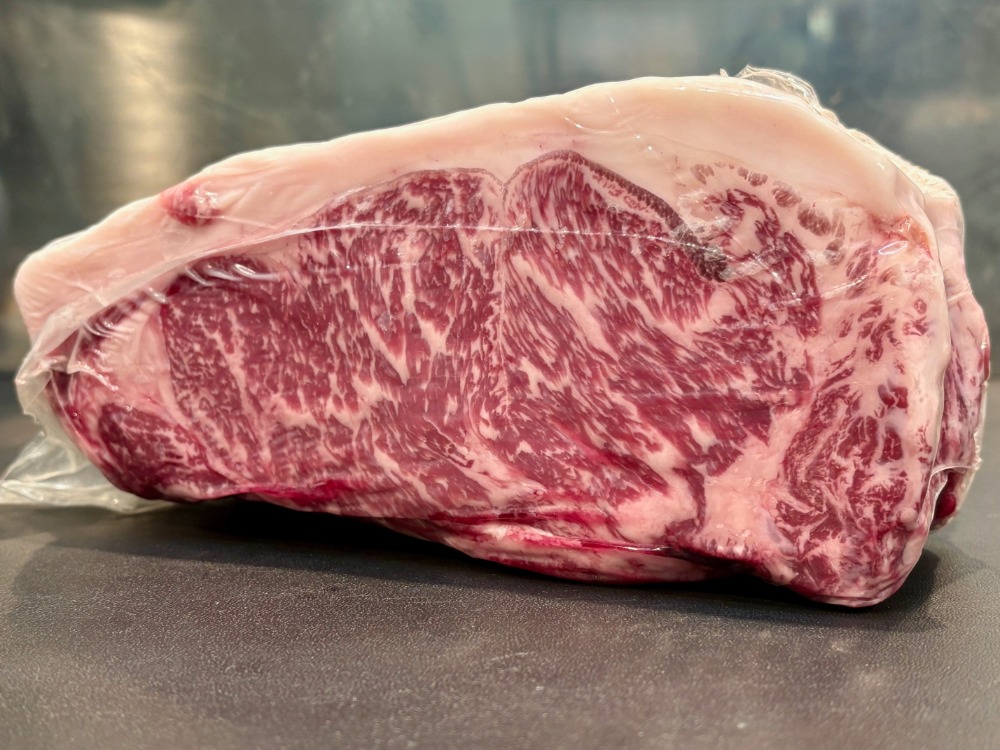 【新商品】【新商品】褐毛和牛サーロイン/チルド　【漢方牛/真ん中】A