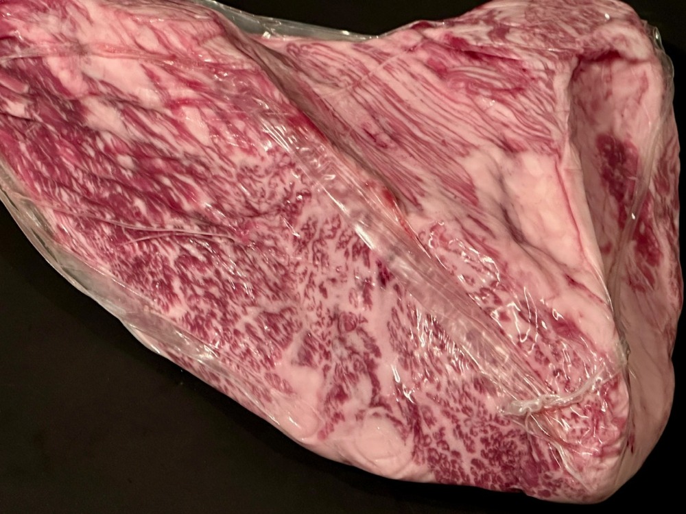 黒毛和牛トモサンカク/チルド【A4/経産牛/グリムキ】[84942]