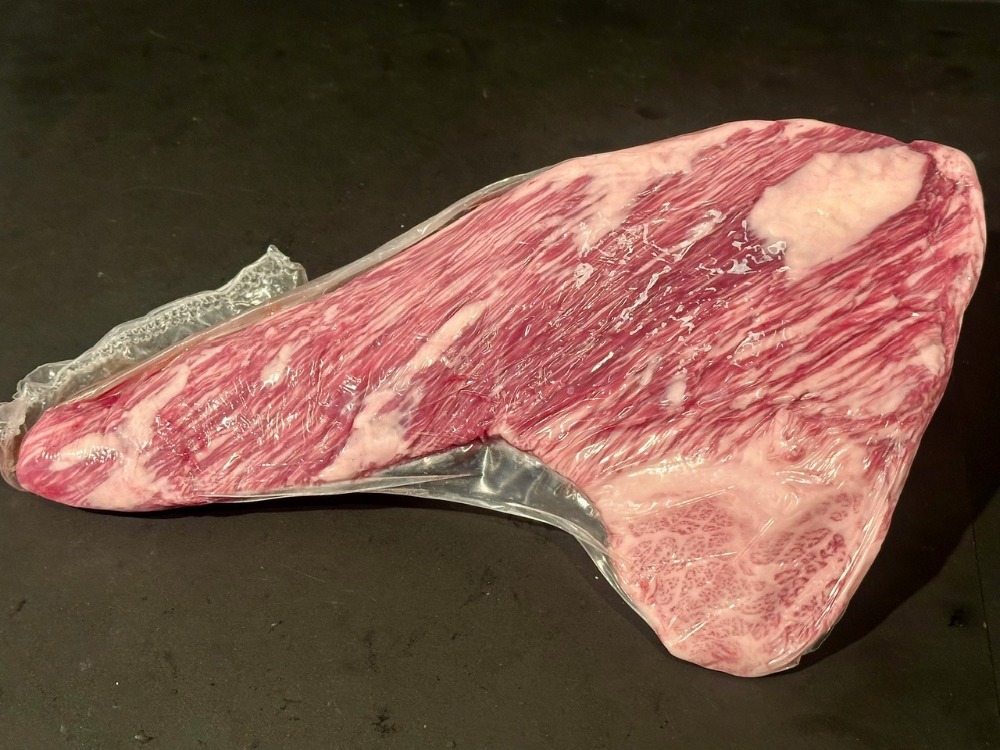 黒毛和牛トモサンカク/チルド【A4/経産牛/グリムキ】[84942]