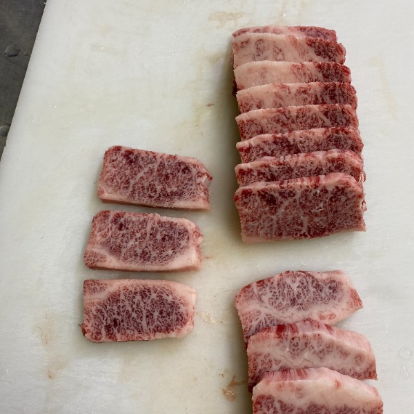 焼肉　国産牛上カルビトモバラ　グリムキ　タチ（磨き済み）