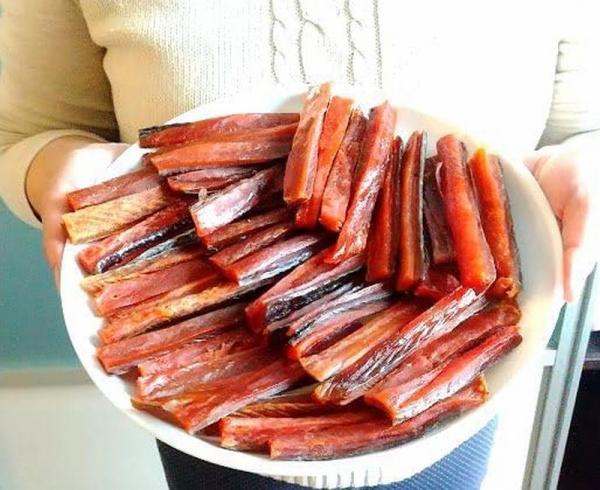 2025秋新物　塩のみで仕上げた　北海道産　鮭トバ500g