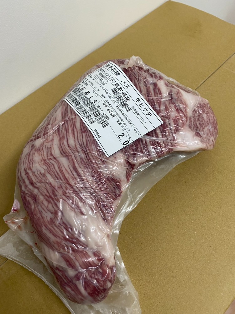 【新商品】【新商品】『雌』A5BMS12鳥取和牛　トモサンカク　グリムキ　融点低め！