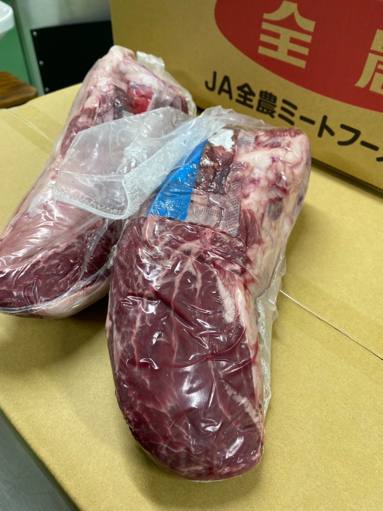 【新商品】【新商品】◆雌・A4BMS6鳥取交雑牛　トウガラシ　カブリ無　肩肉　赤身