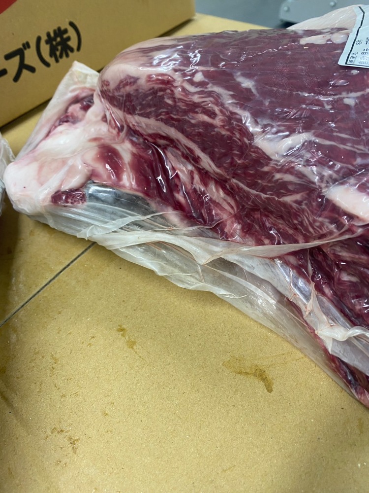 ◇雌・A4BMS5鳥取交雑牛　ランプ　ラン細で2分割　肉質良好