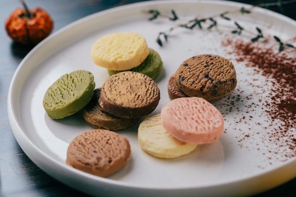 【初回限定・送料込】とろけるクッキー24枚（12種x2枚）