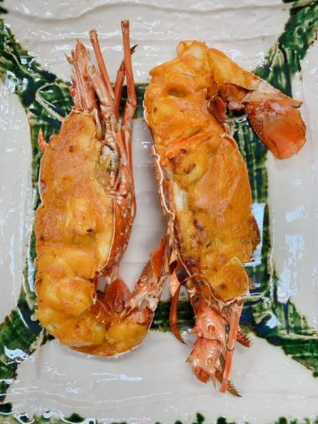 マダガスカル産　ボイル伊勢海老　32尾／10kg