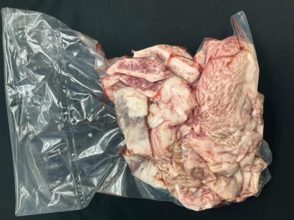 《国産・人気》牛すじ　約0.5kg/PC~