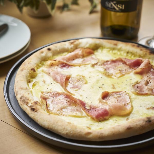 王冠ピッツァ　カルボナーラ　ピザ　10枚　濃厚チーズ