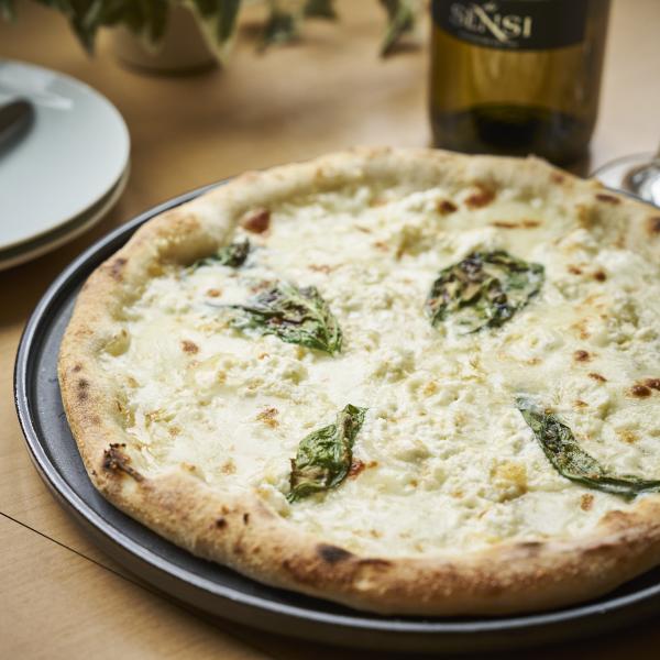 王冠ピッツァ　クワトロフォルマッジ　10枚　ナポリピザ