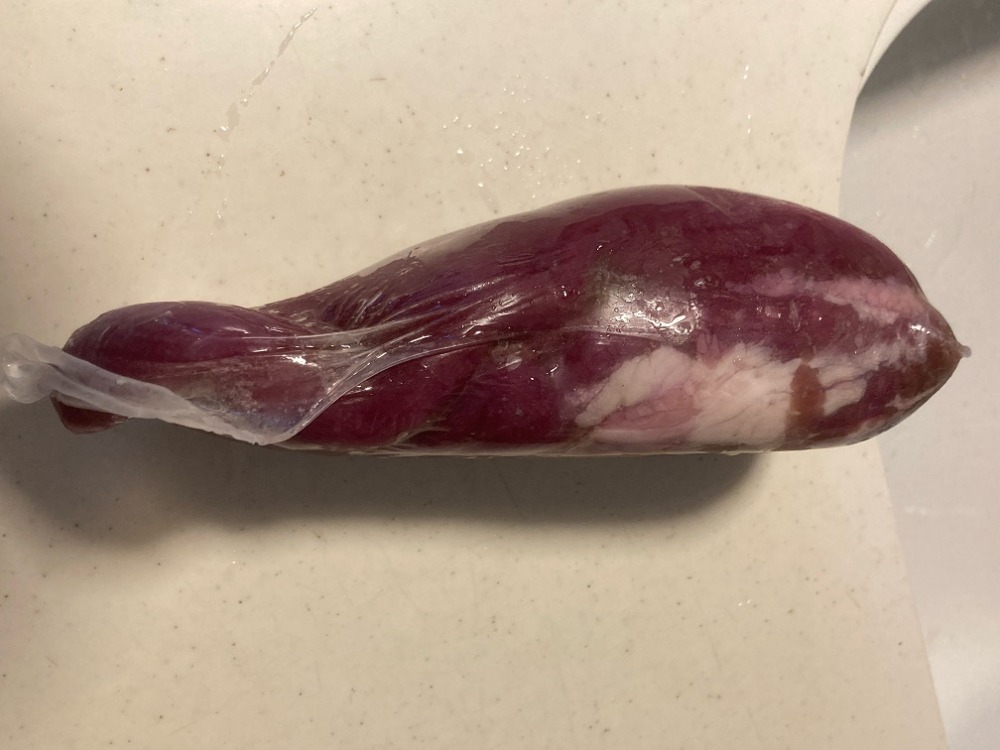 仔牛タン　仔牛ムキタン　3本から　オランダ産　タン先あり　