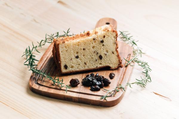 シフォンケーキ・ホール（ラムレーズン）21cm