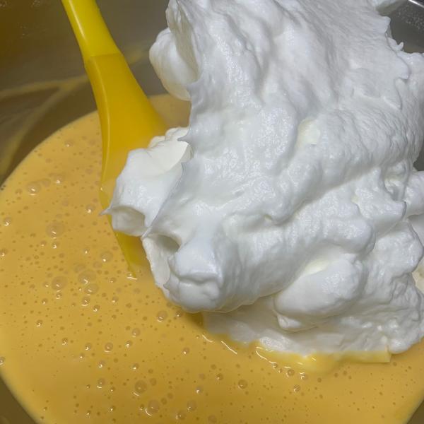 シフォンケーキ・ホール（バナナ）21cm