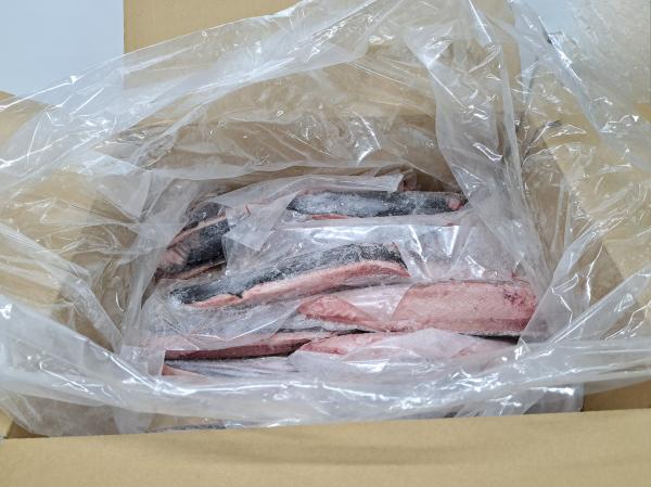 【生食用】生カツオ皮付ロイン　　（2.0上〜3.0上）