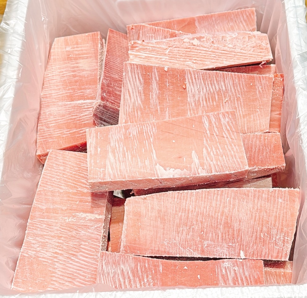 限定　赤身鉢マグロ赤身中トロ柵　8.8k