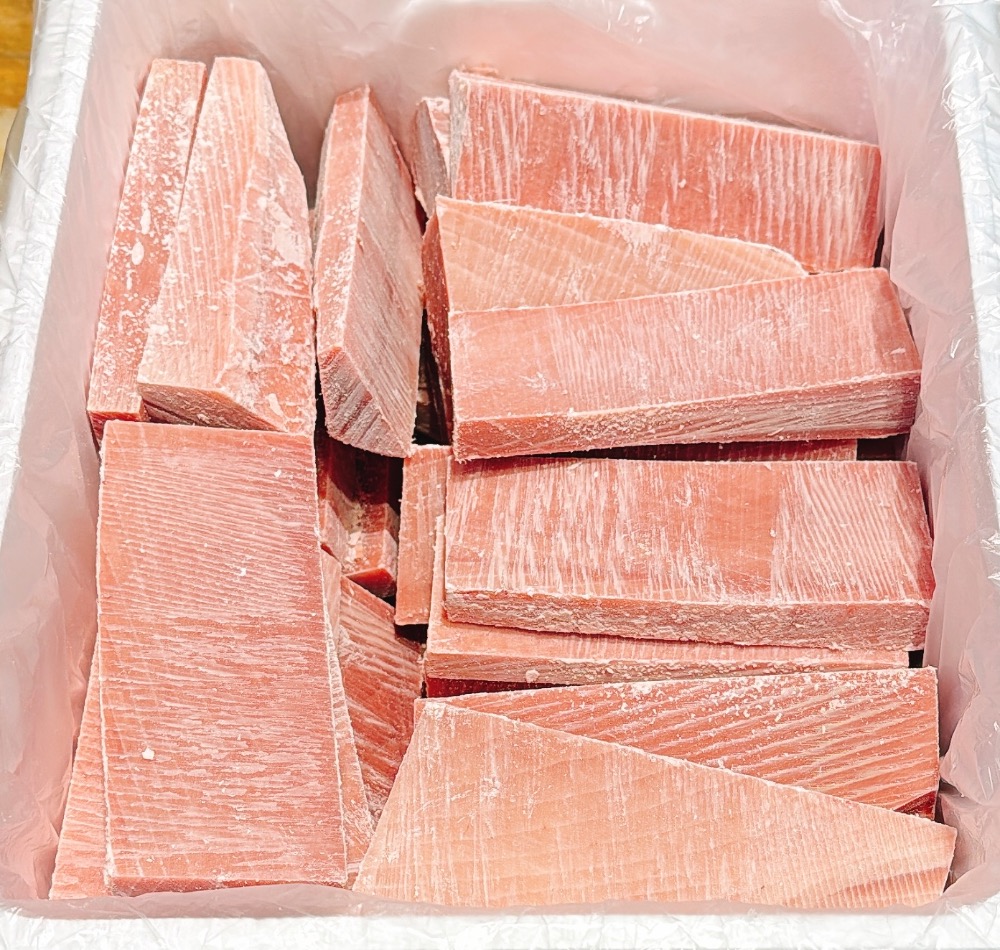 限定　鉢マグロ尾無し赤身中トロ血合い皮取りサク　9.3k