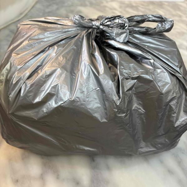 【ピリ辛が食欲を刺激！】揚げピザ　フリッツァ　アラビアータ