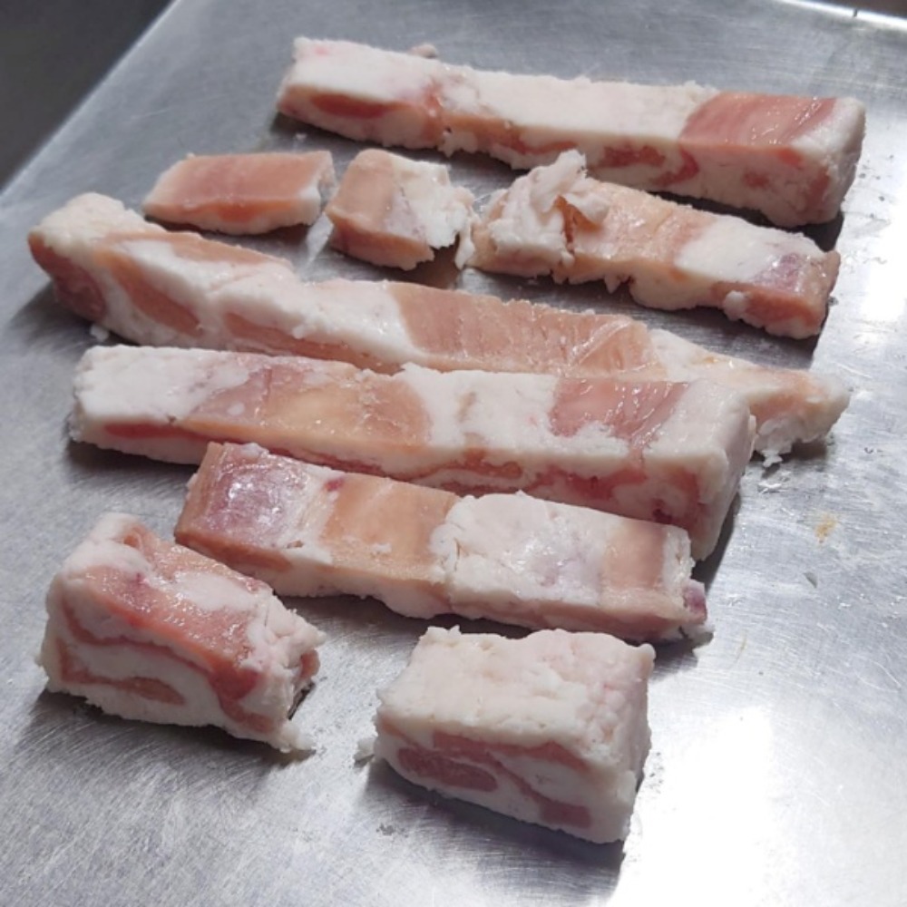 アメリカ産シマチョウカット（牛大腸）25mm　1kgx5袋