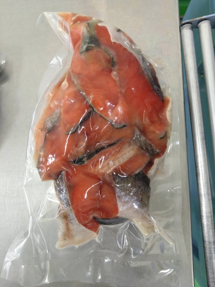 北海道産　秋鮭　尾　1k　真空
