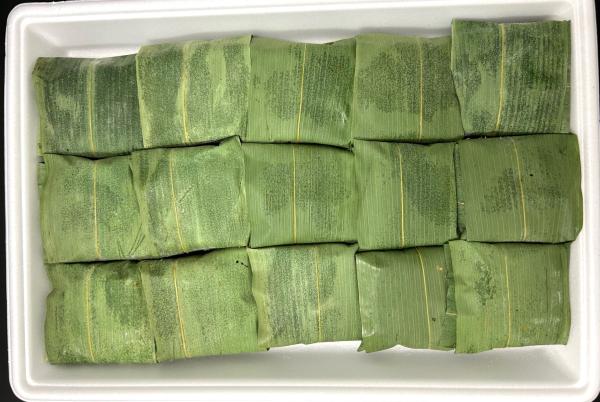 【お凌ぎにおすすめ】鰻おこわ笹包み　●