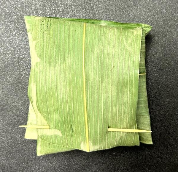 【お凌ぎにおすすめ】鰻おこわ笹包み　●