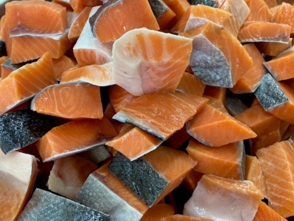 甘塩銀鮭切身　約１８ｇ　　２０切x２０ＰＣ（４００切）