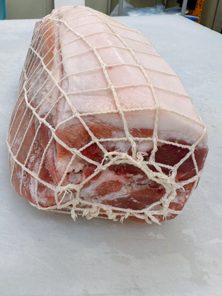 【冷凍】豚肩ロース　ネット　焼豚　チャーシュー　原木