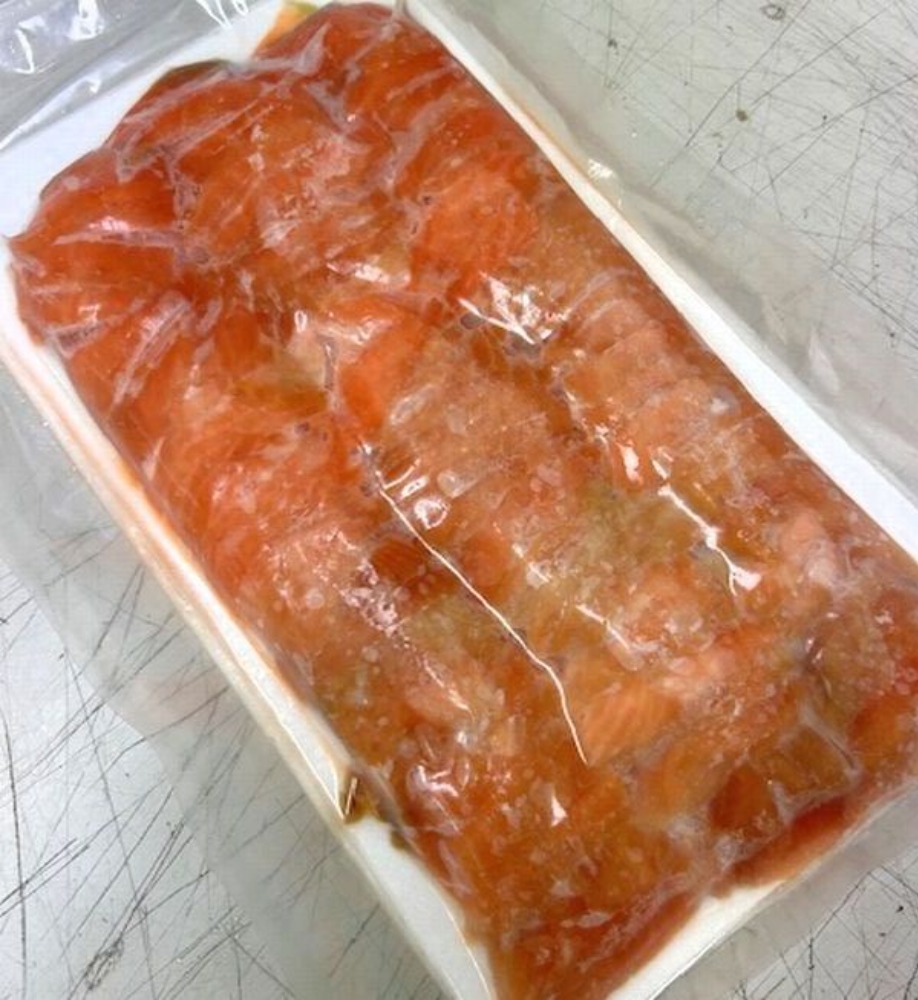 500gパック販売◆トラウトスモークサーモン切落し