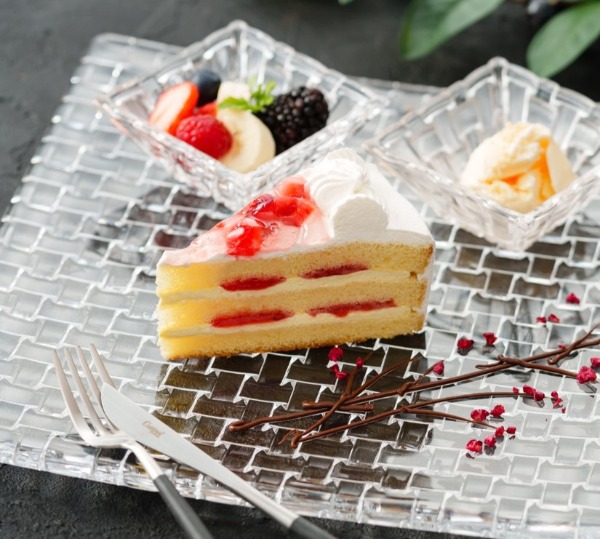 苺たっぷりショートケーキ7号12カット6個入(360g)