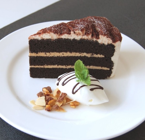 【アイスケーキ】ヘーゼルナッツ＆モカ6号12カット12個入(420g)