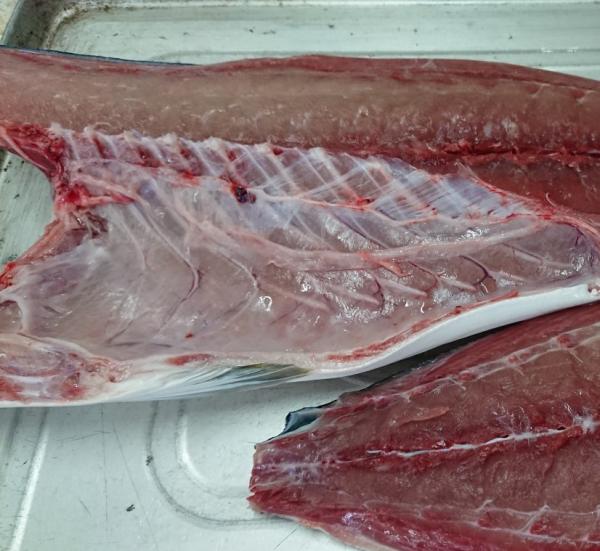 愛媛県産　養殖活け〆ハマチ　お刺身用　約4kg〜5kg