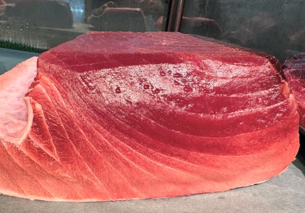 5ｋ以上送料サービス！赤身無し中トロ寿司ネタ刺身！