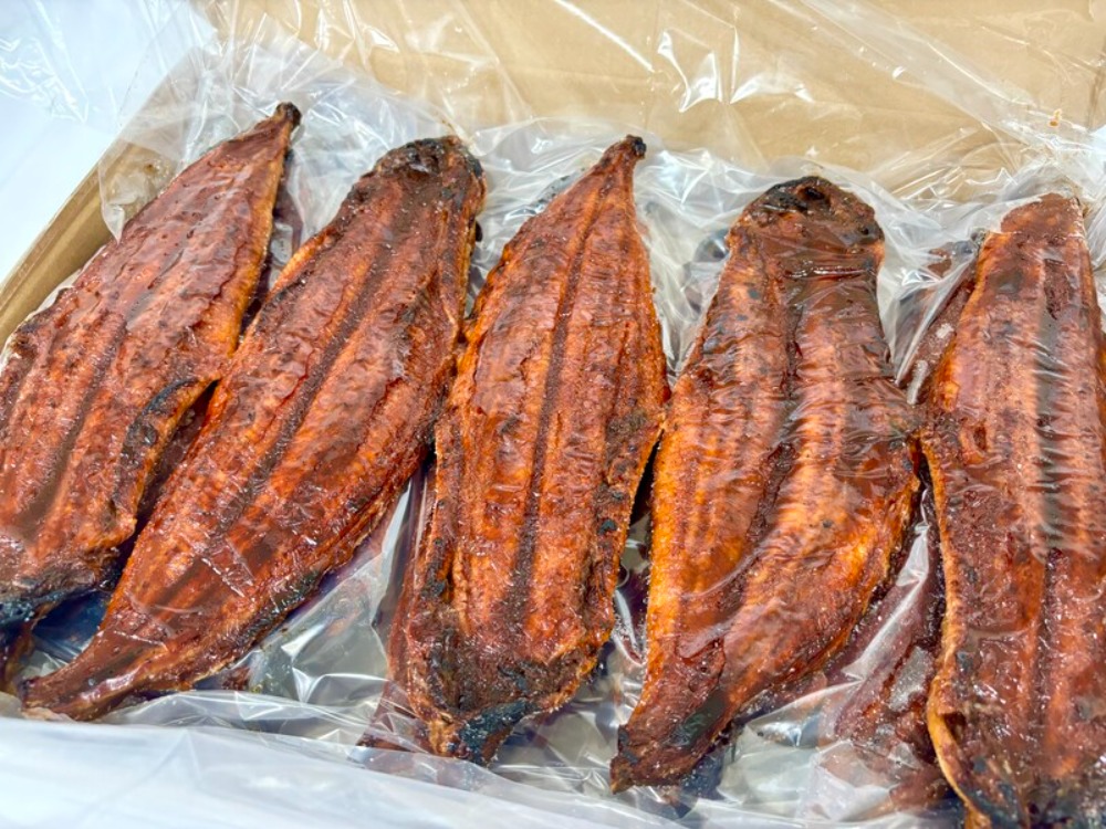 うなぎ蒲焼（炭火焼）　有頭腹開/中国産　20尾/5kg