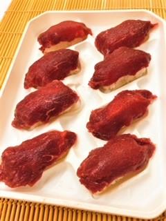 柔らか馬刺しロース肉寿司
