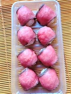 手毬の肉寿司（ローストビーフ）