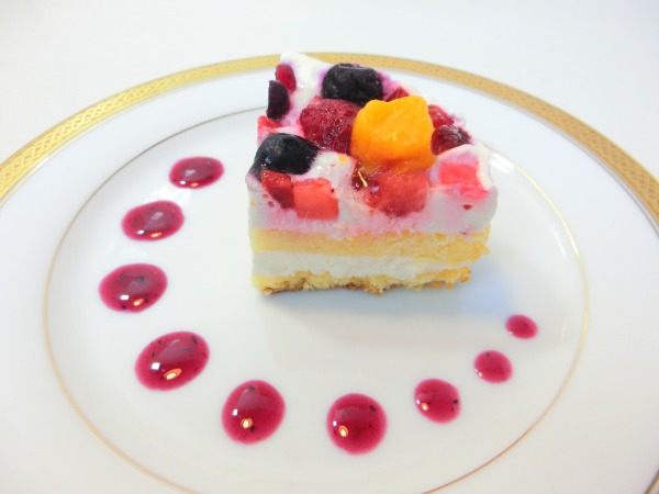 クワトロベリートルテ　4号　ホール　4種のベリー　箱入り　200g