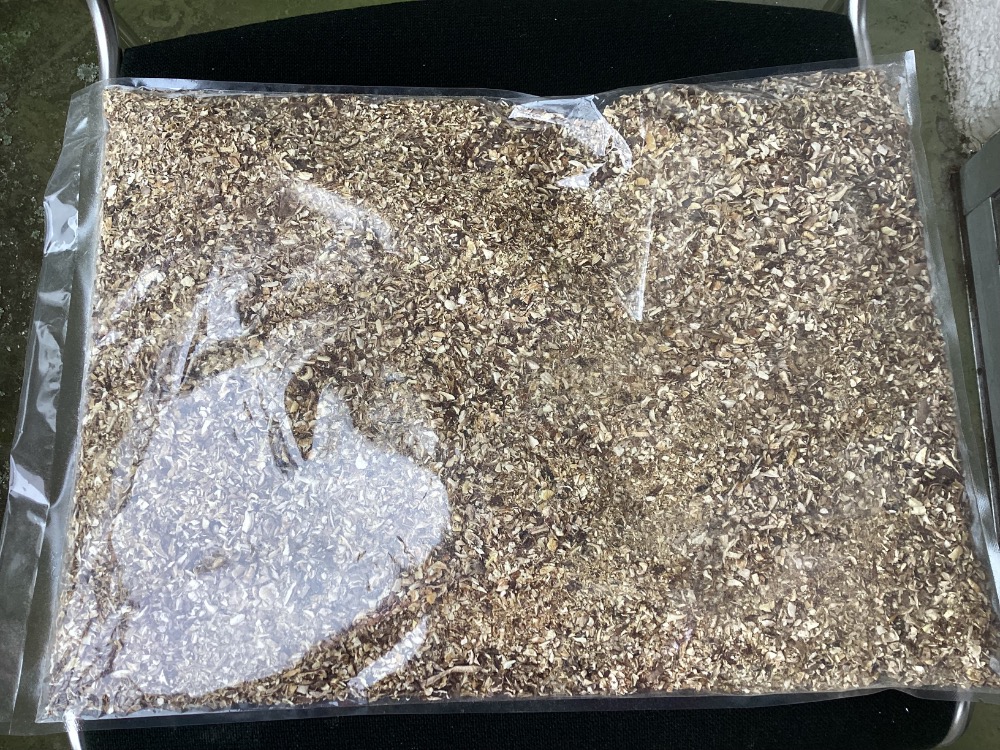 九州産原木干椎茸荒粉（干椎茸・乾燥椎茸）混載OK