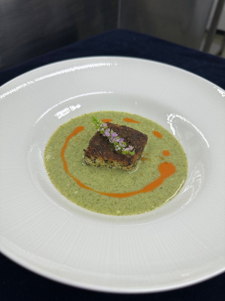 ASC認証　冷凍バラマンディフィーレ(フイレ)皮付　約450〜700g