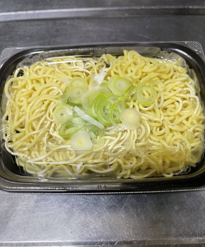 鴨白湯ラーメン（電子レンジ専用調理品）