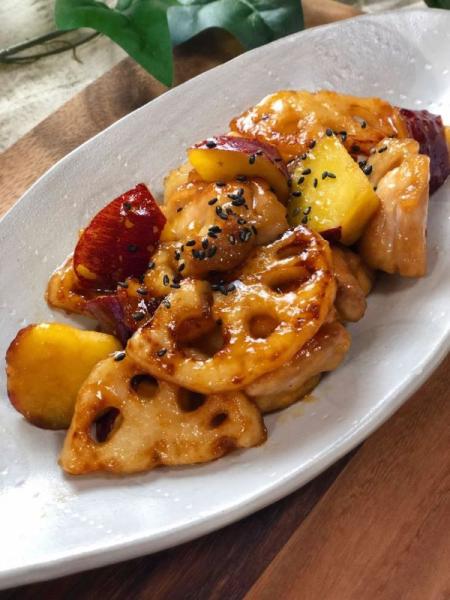 蓮根水煮(レンコン)　蓮根ホールM　1Kg/10