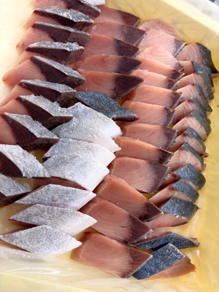 高級天然鰤　ブリ　骨無し　切り身(切身)　30gx50切