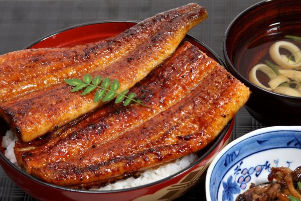 国産うなぎ蒲焼　無頭真空150g【国内加工】[品番:l150m]