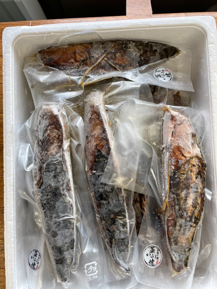 びっくりカツオで作ったいぶりカツオのタタキ