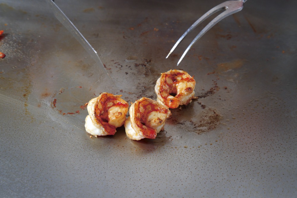 ブラックタイガー尾付きむきえび　30gx20尾