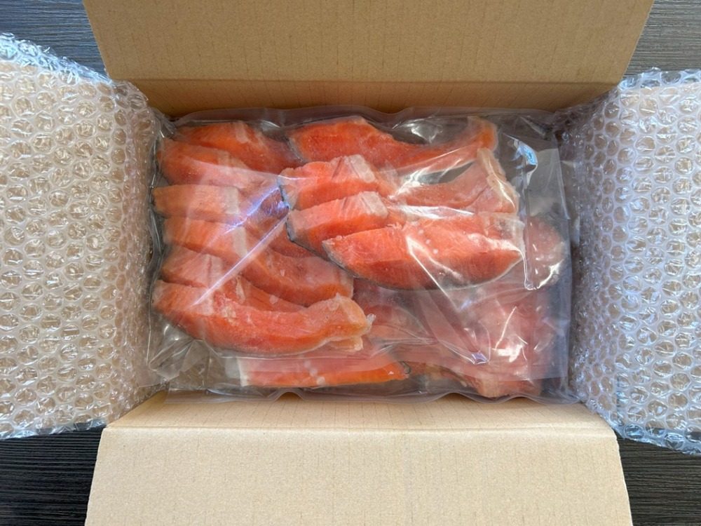 トラウトサーモン切り身　５０ｇx１０切x１６袋（１６０切）