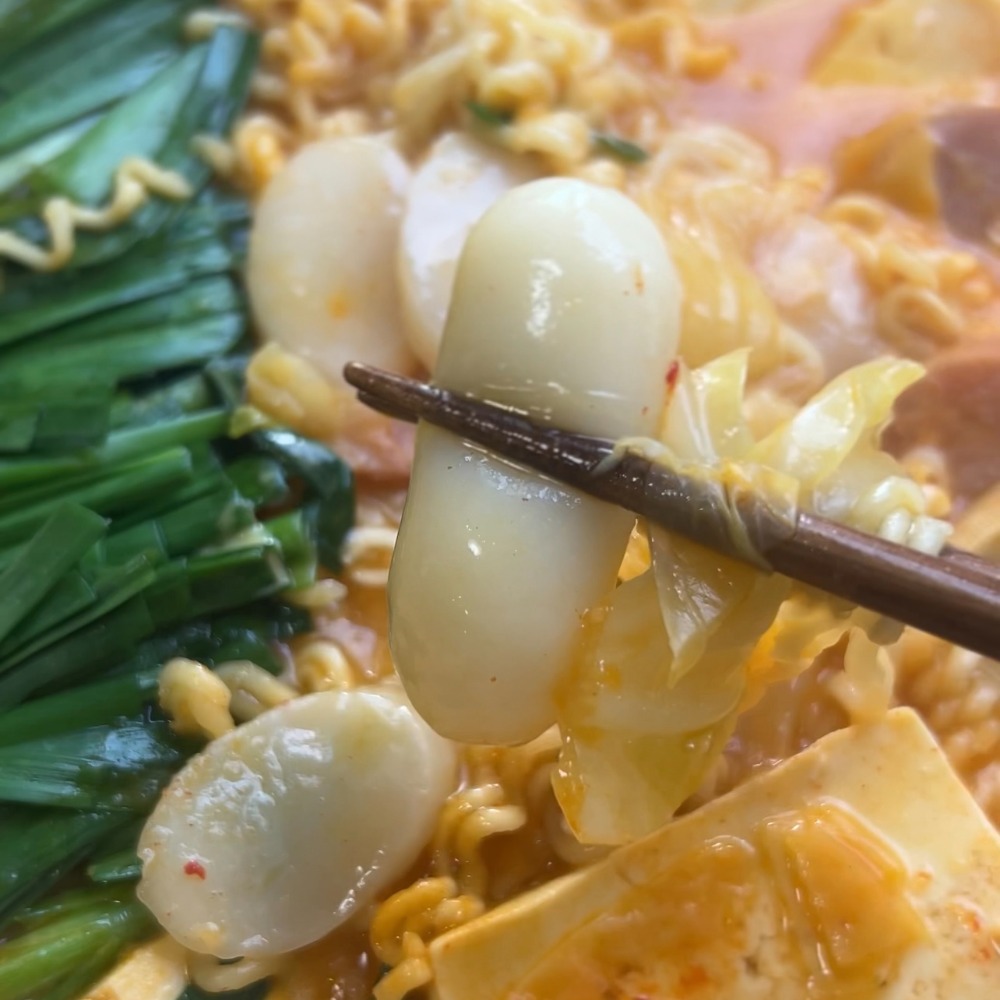 中からチーズがとろり　冷凍チーズ入りトッポギ　500ｇ