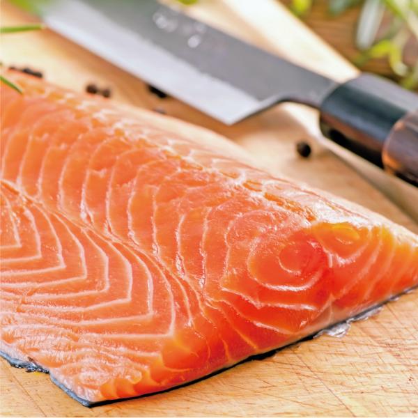 プレミアムグレード　チリ銀　サーモン（骨取り/皮付き）生食用