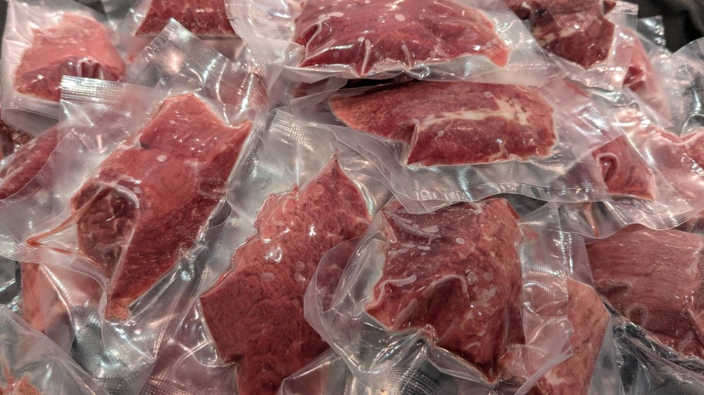 【信頼の国内肥育】赤身馬刺し　約200g（個包装40g〜70g）