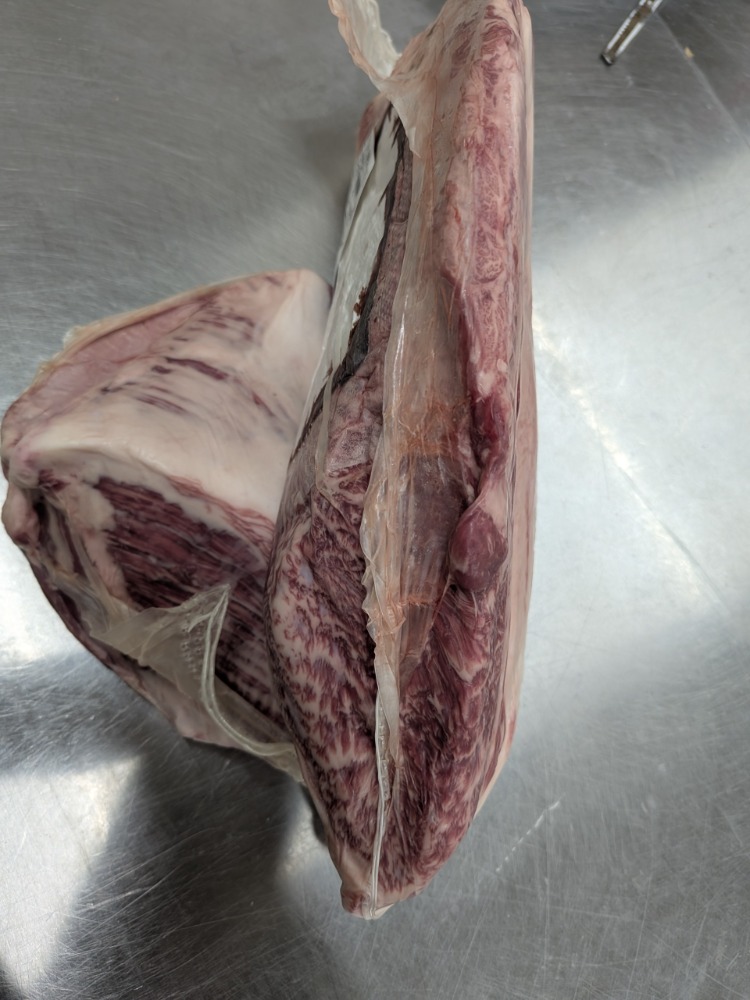 A4〜A5　近江牛　クリロース　チルド