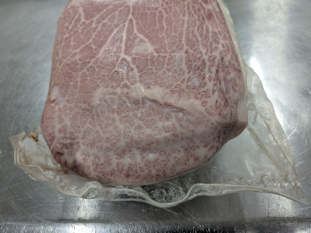 A4〜A5　近江牛　ミスジ　チルド